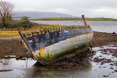 Terk edilmiş tekne, co Sligo, İrlanda