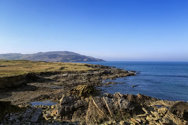 Abgelegene felsige bucht, co. donegal, irland — Stockfoto