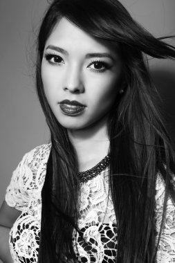 uzun saçlı güzel Asyalı kadın