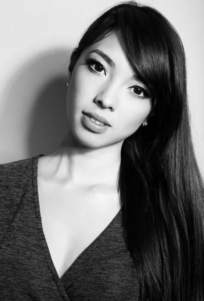 Portrait of beautiful young asian woman — Stock Photo, Image