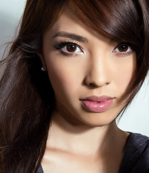 Portrait of beautiful young asian woman — Stock Photo, Image