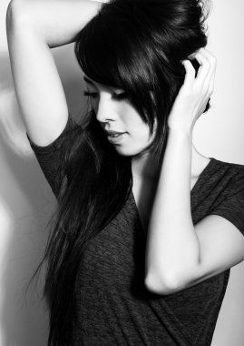 Asyalı güzel bir kadının portresi.