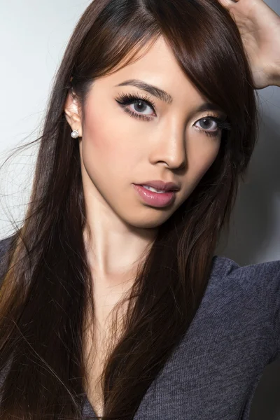 Portrait of beautiful young asian woman with clear and flawless skin — Stock Photo, Image