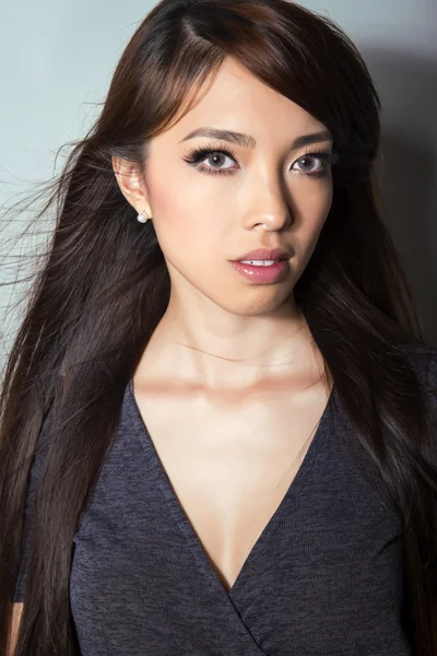 Portrait of beautiful young asian woman with clear and flawless skin — Stock Photo, Image