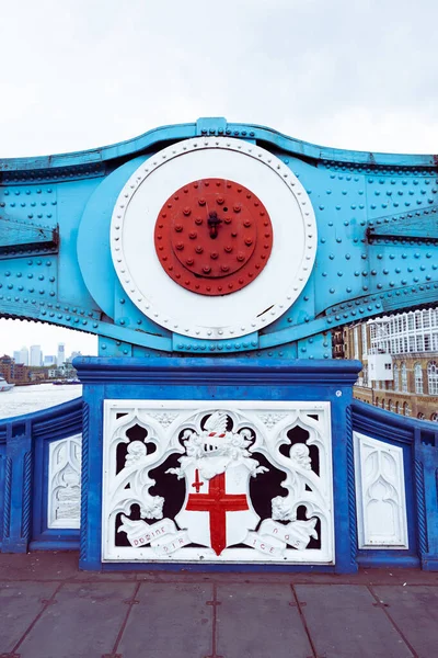 Dettaglio Puntino Rosso Bandiera Del Tower Bridge Londra — Foto Stock