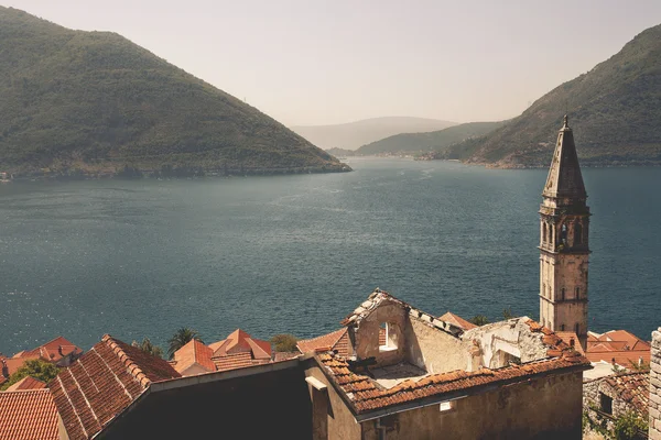 科托尔湾的 Perast — 图库照片