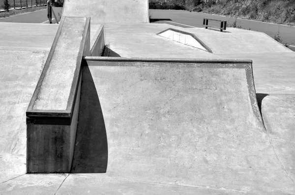 Parque Skate Concreto Uma Área Vedada Fora Cidade Rampas Ferroviárias — Fotografia de Stock