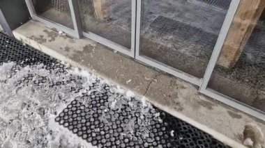 Yüzük paspası. Balpeteği giriş paspası. Ağır iş için tasarlanmış. Binaya girmeden önce ayakkabılarındaki kiri, karı, çamuru temizle. Aşırı hava koşullarına dayanan dayanıklı kauçuk. Dükkan, ofis ya da aile evine girişler, açık