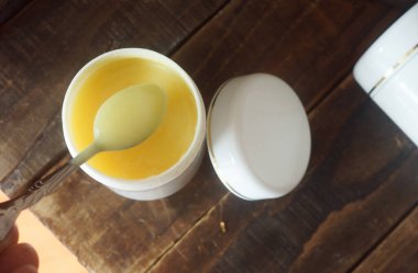 Kraliyet jölesi, Akış Eyaleti yakın çekim, beyaz bal, vitaminler