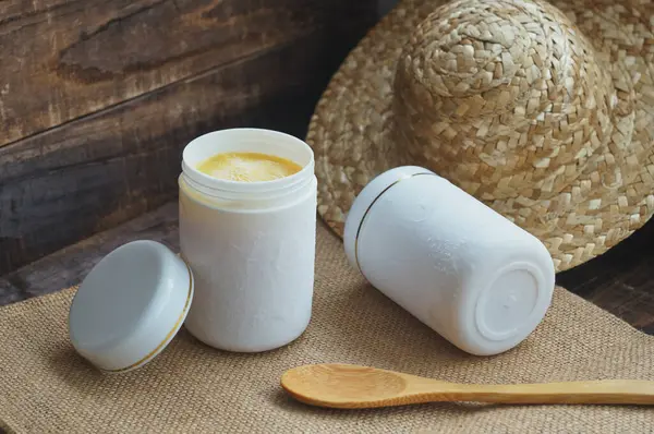 Kraliyet jölesi, Akış Eyaleti yakın çekim, beyaz bal, vitaminler