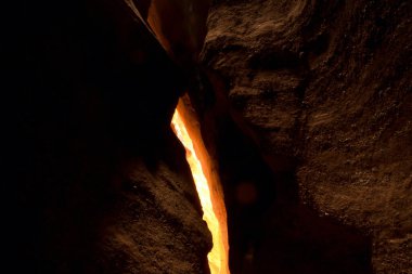 Kanyonun dışındaki ışık. Güzel bir ışık, lav..