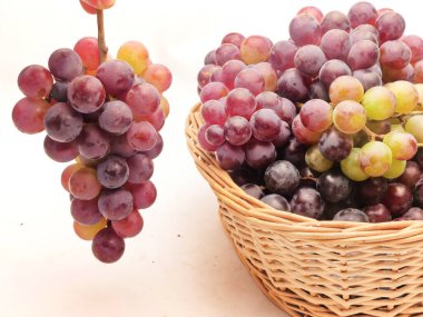 Taze meyve, kırmızı üzüm, gurme fotoğrafçılık, yakın çekim.