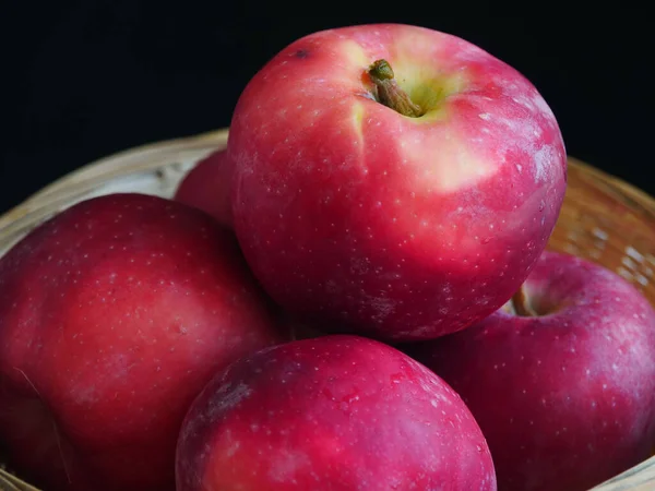 Pomme Rouge Nutritive Juteuse Gros Plan Sur Les Fruits — Photo