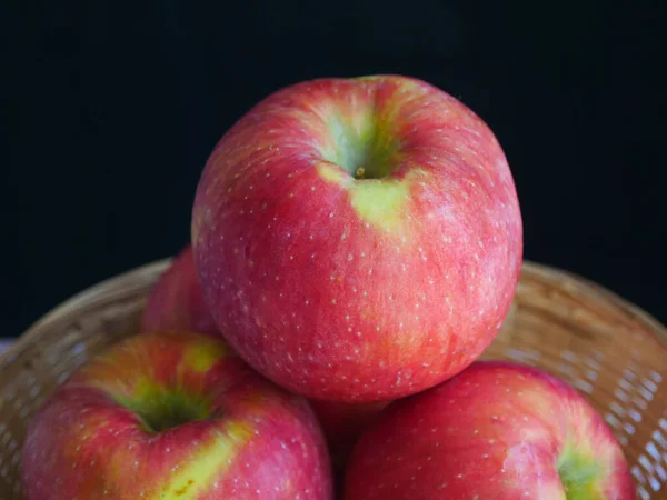 Pomme Rouge Nutritive Juteuse Gros Plan Sur Les Fruits — Photo