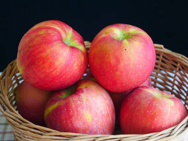 Nutriční Šťavnaté Červené Jablko Ovoce Zblízka — Stock fotografie