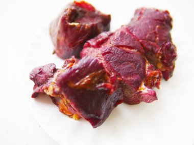 Tam pişmiş et, kırmızı et, mutfak.