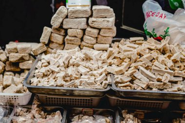 Peynir tuğlası, Kuru Parça Mağazası