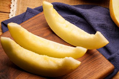 Meyve kavunu, yakın çekim, stüdyo fotoğrafı.