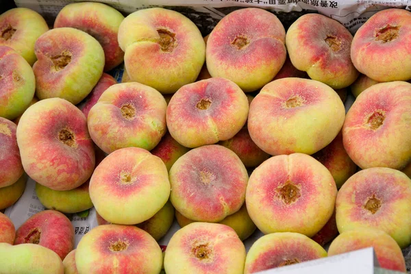 Fresh Ripe Flat Peaches Harvested Orchard — Stock Photo, Image
