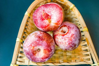 Taze kayısı eriği posası yakından.