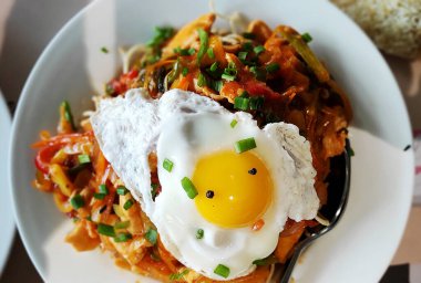 Amerikan Chop Suey ve Bullseye Egg.