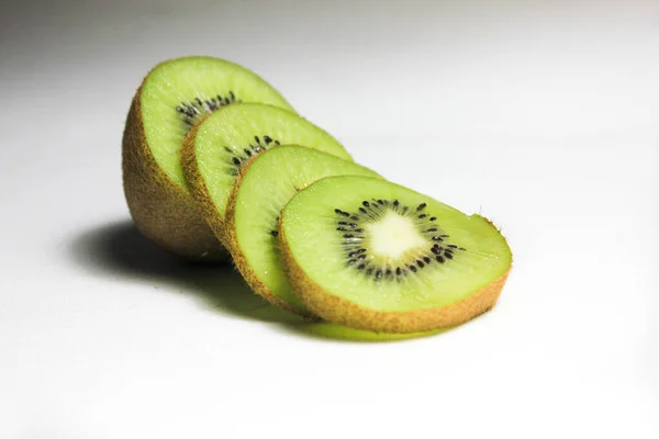 Knip Kiwi Fruit Een Tafel Voorraad Foto — Stockfoto