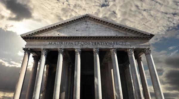 Pantheon, Roman temple to the gods of ancient Rome — Stock Photo, Image