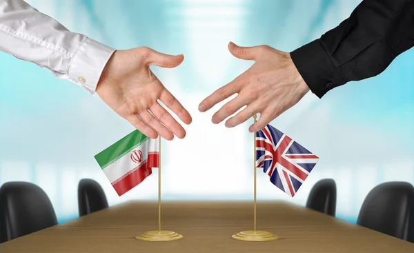 Iran en Verenigd Koninkrijk diplomaten overeenstemming te bereiken over een deal — Stockfoto