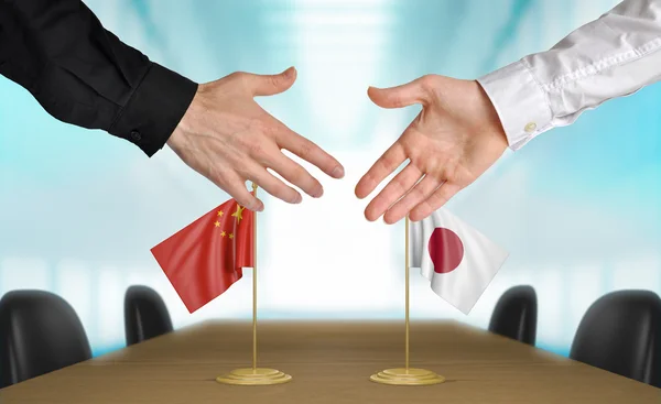 중국, 일본 외교관 거래에 동의 — 스톡 사진