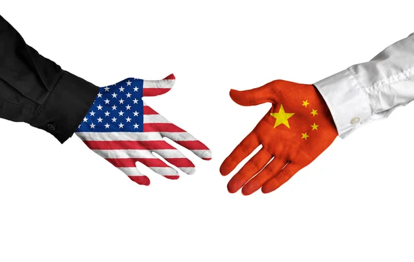American and Chinese leaders shaking hands on a deal agreement — Stock Photo, Image