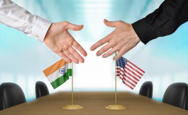 Hindistan ve Amerika Birleşik Devletleri diplomatlar üzerinde bir anlaşma kabul
