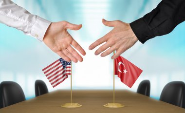 Amerika Birleşik Devletleri ve Türkiye diplomatlar üzerinde bir anlaşma kabul