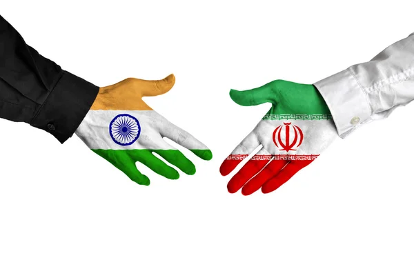 India en Iran leiders schudden handen op een deal overeenkomst — Stockfoto
