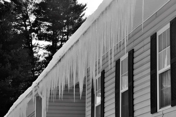 Freezing ice hazard from extreme winter storm conditions — Stock Photo, Image