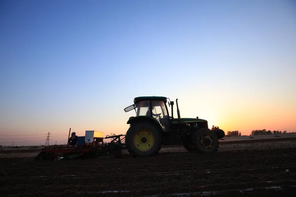 Primavera Tractor Agricultura —  Fotos de Stock