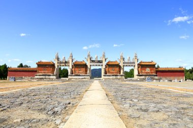 Qing Hanedanlığı 'ndaki Çin İmparatoru mozolesi, açık dongling.