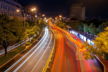 Şehrin güzel gece manzarası