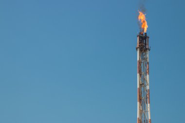 Rafineri üstüne flare
