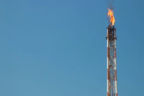Rafineri üstüne flare