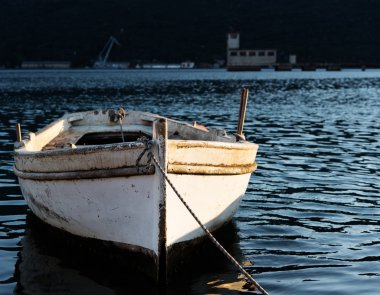 eski bir tekne