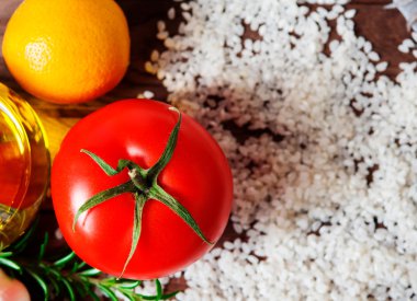 Taze sebze ve çiğ pirinç