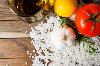 Taze sebze ve çiğ pirinç