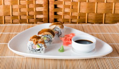 yılan balığı böreği