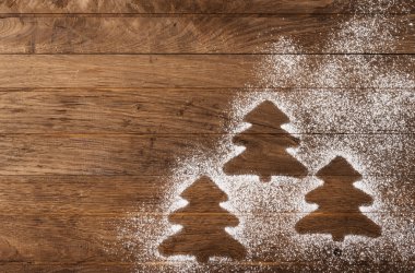 Noel ağaçlarının siluetleri