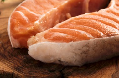 Tahtada somon bifteği