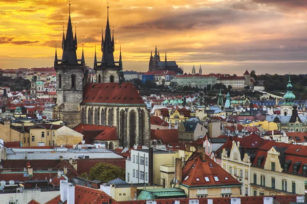 Praha, zonsondergang in reizen — Stockfoto