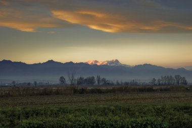 Sunset bulvarında monte Rosa Vercelli ovalarında gördüm.