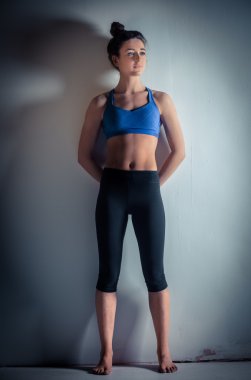 İyi görünümlü ince, tonda erkek