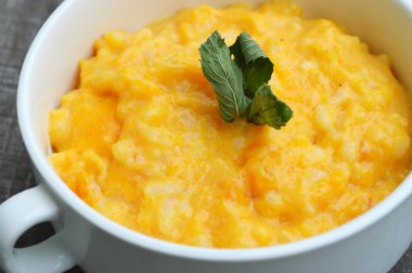 Doğal, sağlıklı, organik kabak püresi