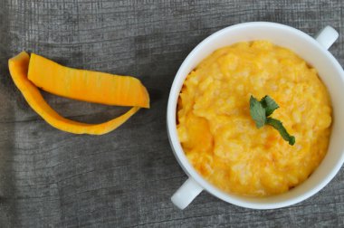 Doğal, sağlıklı, organik kabak püresi